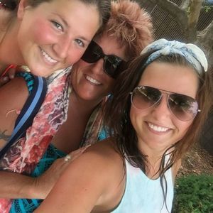 Meet your Posher, Becky